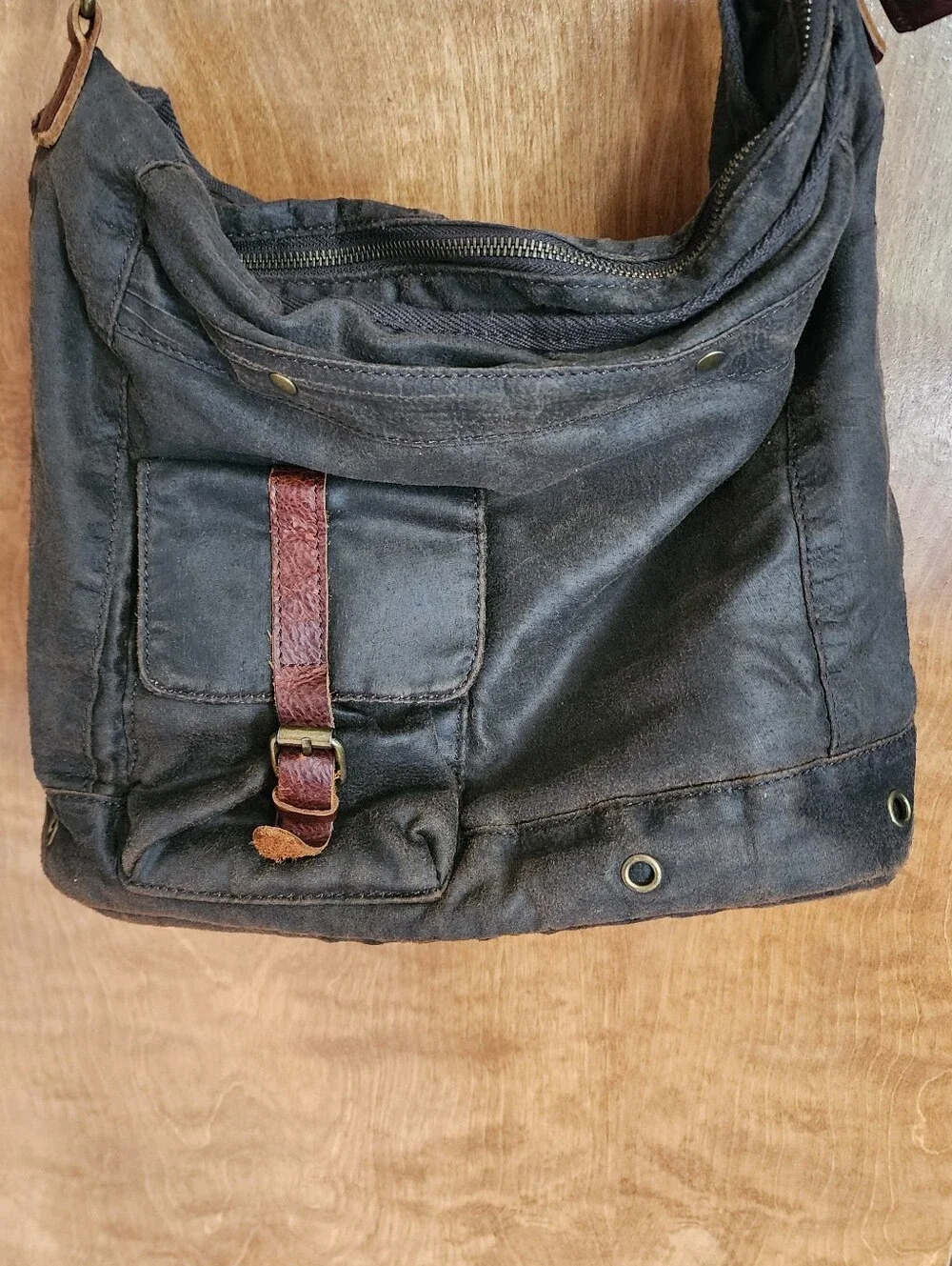 Men' Cargoit Brown Suede Messenger/ Crossbody Shoulder Bag